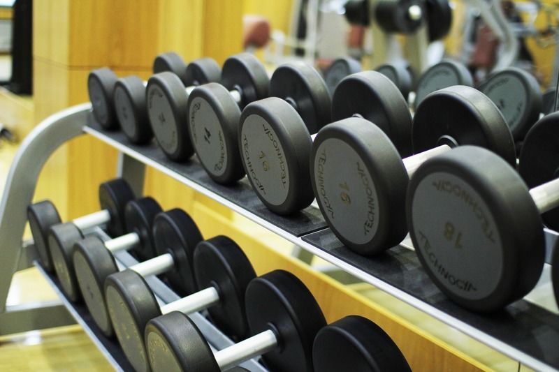 Orion Hotel Bishkek Exterior foto Dumbbells on a rack